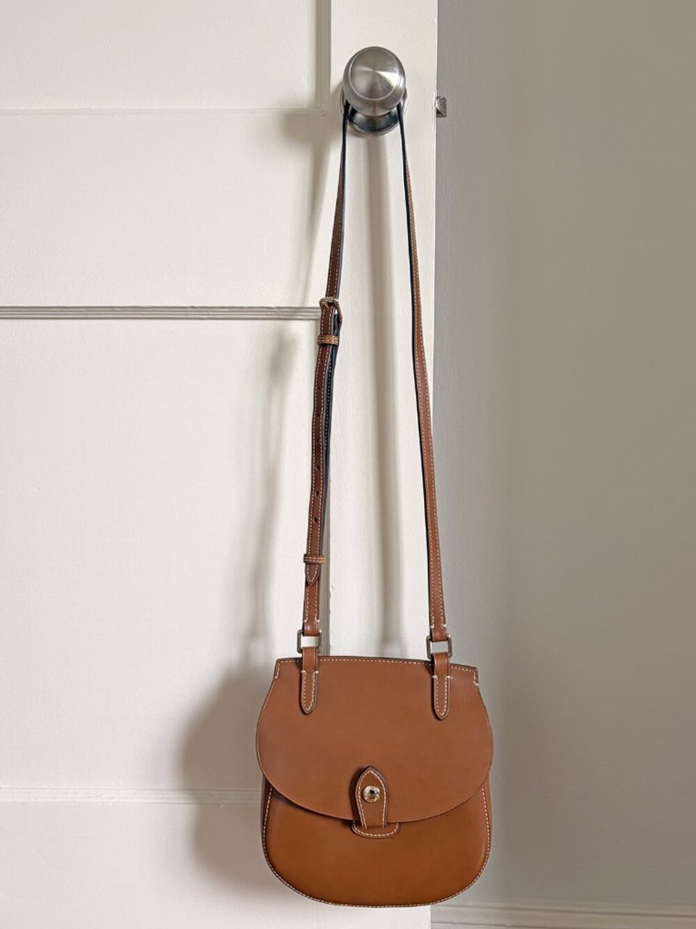 Dooney & Bourke Alto Happy Bag | Tan Leather | Saddle Crossbody - Picture 2 of 8